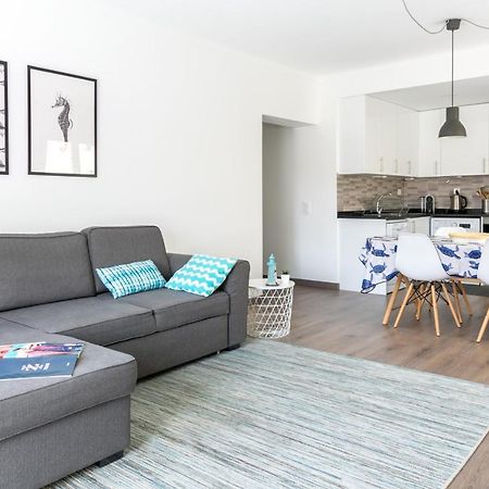 1 Bedroom Beach Apartment With Balcony 2 Min Walk To The Beach! Costa de Caparica Luaran gambar