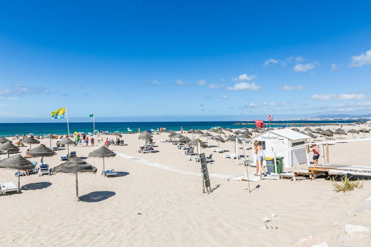 1 Bedroom Beach Apartment With Balcony 2 Min Walk To The Beach! Costa de Caparica Luaran gambar