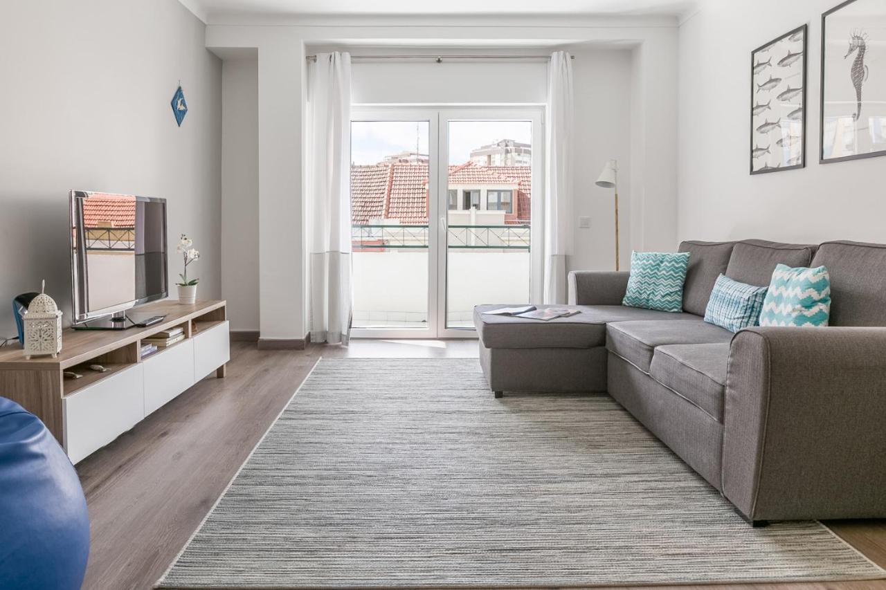 1 Bedroom Beach Apartment With Balcony 2 Min Walk To The Beach! Costa de Caparica Luaran gambar