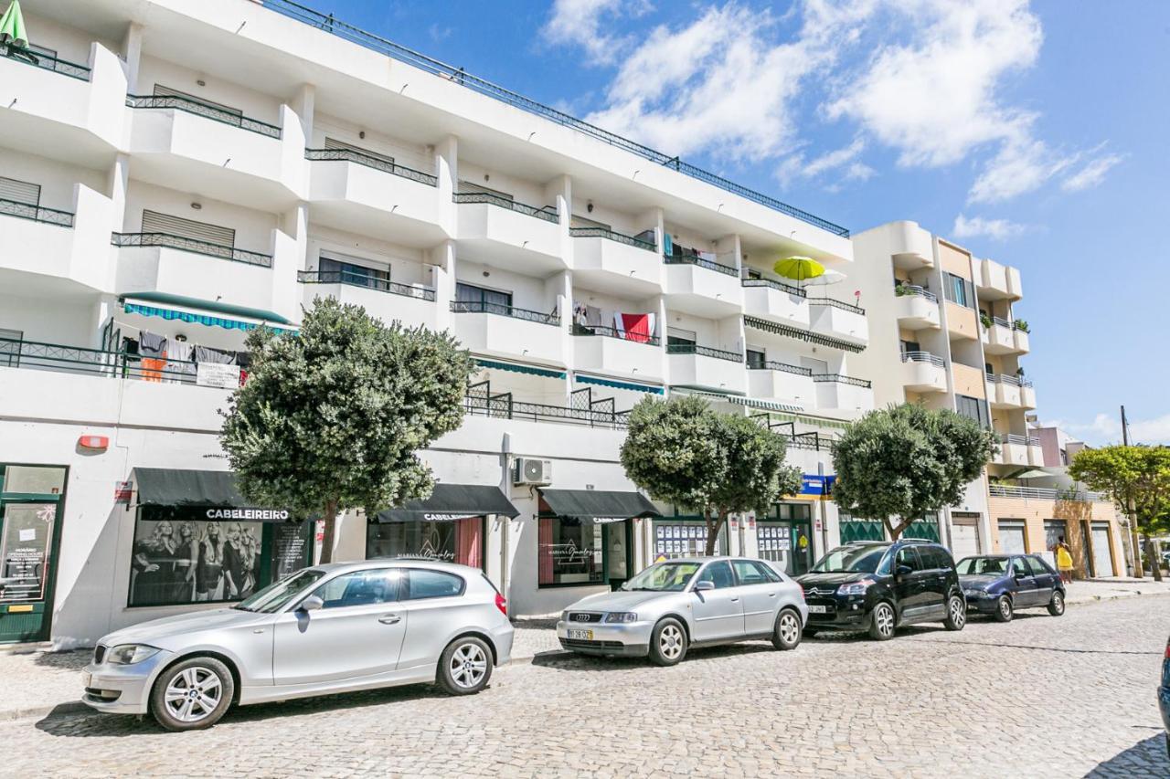 1 Bedroom Beach Apartment With Balcony 2 Min Walk To The Beach! Costa de Caparica Luaran gambar