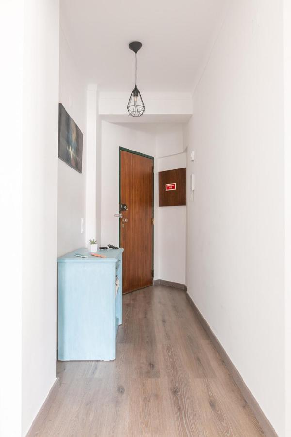 1 Bedroom Beach Apartment With Balcony 2 Min Walk To The Beach! Costa de Caparica Luaran gambar