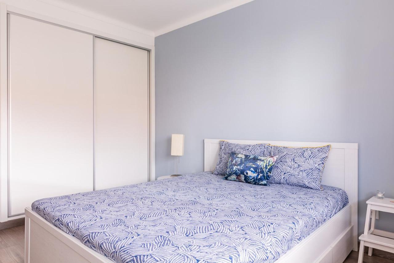 1 Bedroom Beach Apartment With Balcony 2 Min Walk To The Beach! Costa de Caparica Luaran gambar